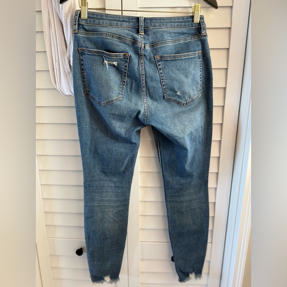 💙 We The Free Distressed Blue Skinny Jeans with Raw Hem size 27 - Picture 3 of 7